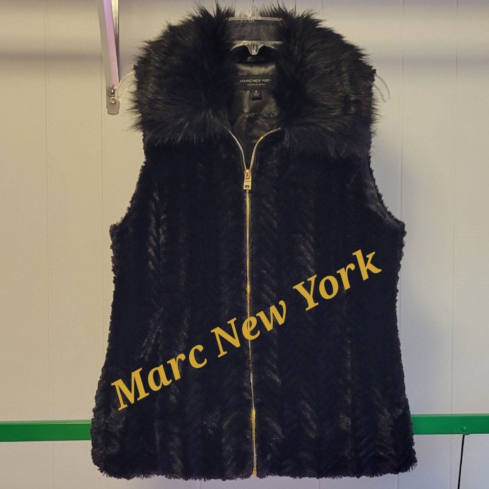 Andrew Marc women's black faux fur gold zipper sleeveless vest. Sz: M